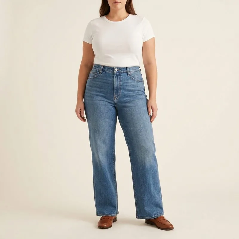 Wide Leg jeans worn by a woman with an inverted triangle body shape