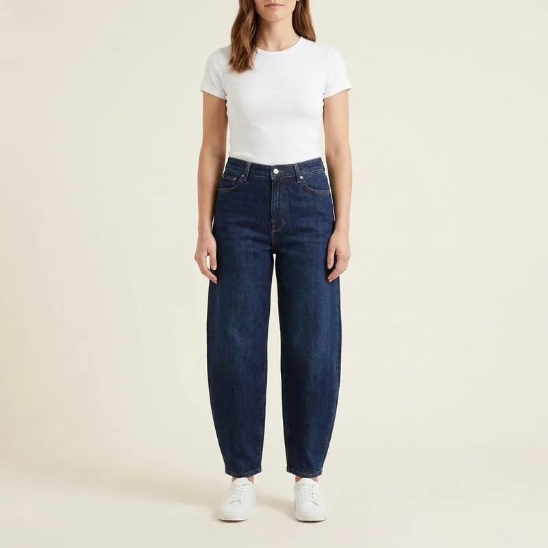 Barrel jeans worn by a woman with a rectangle body shape