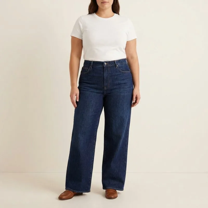 Wide Leg jeans worn by a woman with a top hourglass shape