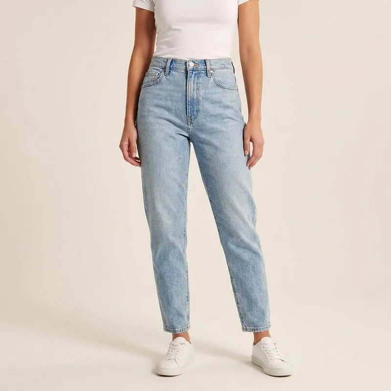 Mom jeans, light wash, worn on a model